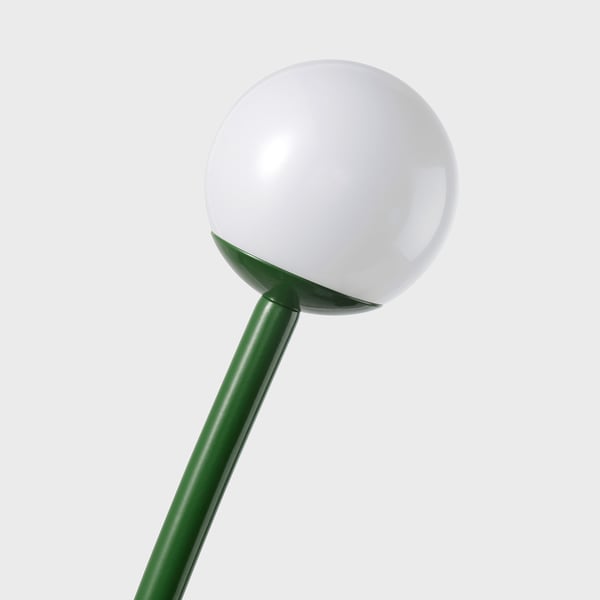 Modern lampa med elegant design. Vit sfärisk nyans ovanpå en grön stjälk. Material av hög kvalitet garanterar hållbarhet och stil.