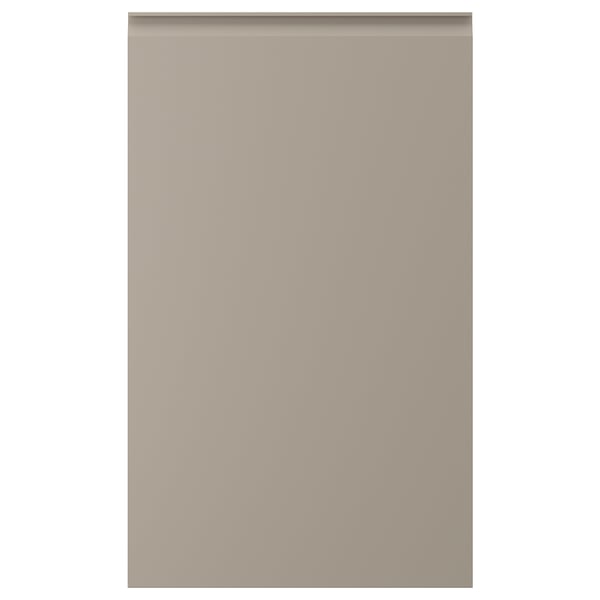 Beige köksskåp med metallhandtag, rektangulär form.