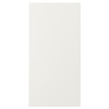 En VEDDINGE vit köksskåpslucka med elegant, modern design och slät finish.
