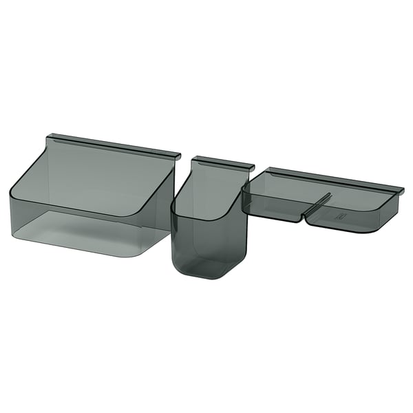 Tre mörkgrå, återvunna förvaringsfack i PET-plast designade för lådförvaring, med en elegant, modern design som lämpar sig för badrumsartiklar.