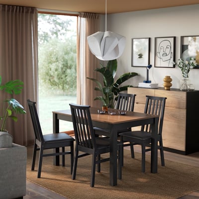 ÅLHULT črna jedilna garnitura s stoli, obesek in omaro.