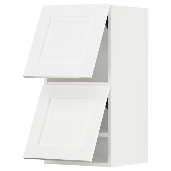 Kuhinjska omara Ikea METOD v beli barvi. Dve kvadratni vratih z žlebastimi robovi. Eleganten, sodoben dizajn s trdnim okvirjem.