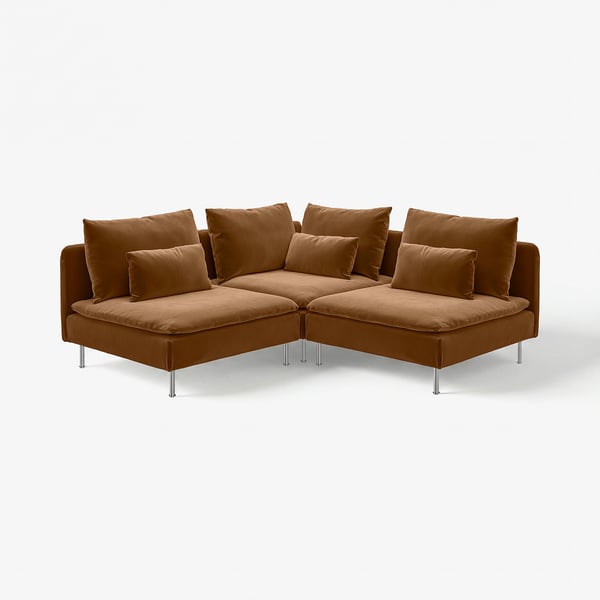 IKEA SÖDERHAMN rjav žametni kotni kavč z modernim, nizkoprofilnim dizajnom in elegantnimi kovinskimi nogami.