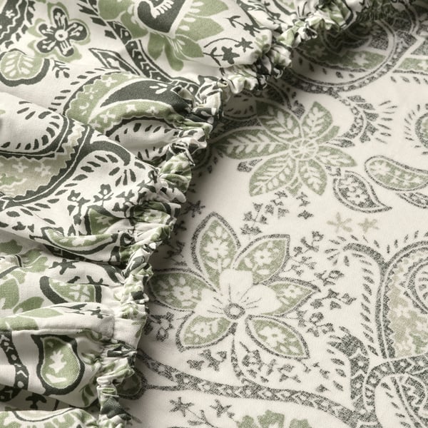 Paisley-patterned bed sheet with gathered detail, made of soft cotton and viscose blend.