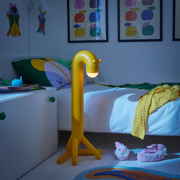 GREJSIMOJS LED decorative light, floor, giraffe/yellow battery operated