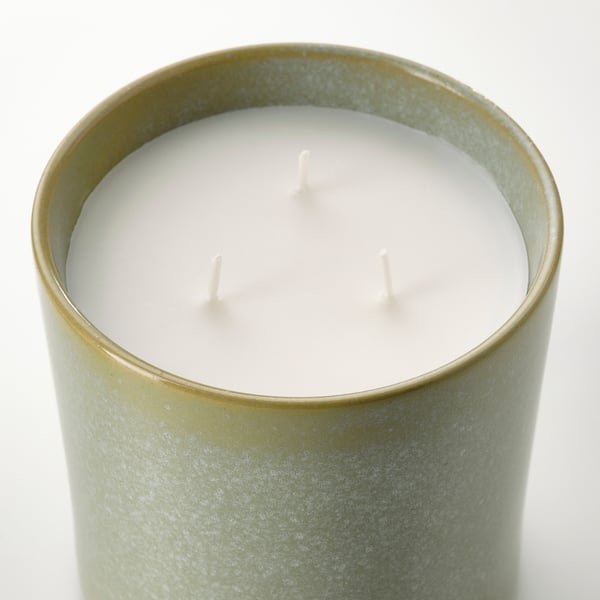 Green candle with 3 wicks, fresh scent
