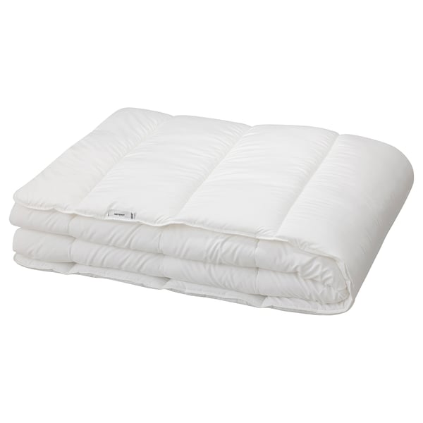 White SÄFFEROT duvet, soft and fluffy, rectangular, with quilted design, made from recycled polyester.