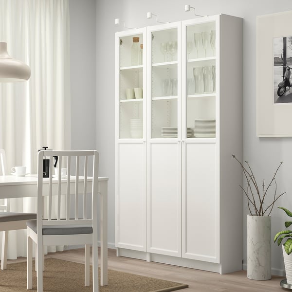 BILLY / OXBERG Librero con panel/puertas vidrio, blanco/vidrio, 47 1/4x11 3/4x79 1/2 "