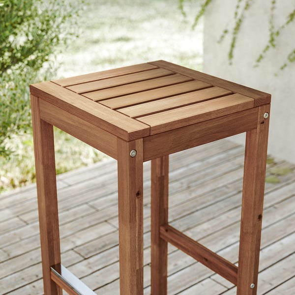 NÄMMARÖ Taburete de bar, exterior, teñido en marrón claro