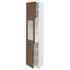 SEKTION Gabinete alto+puerta vidrio/2 prta, blanco Enköping/marrón efecto de nogal, 18x15x80 "