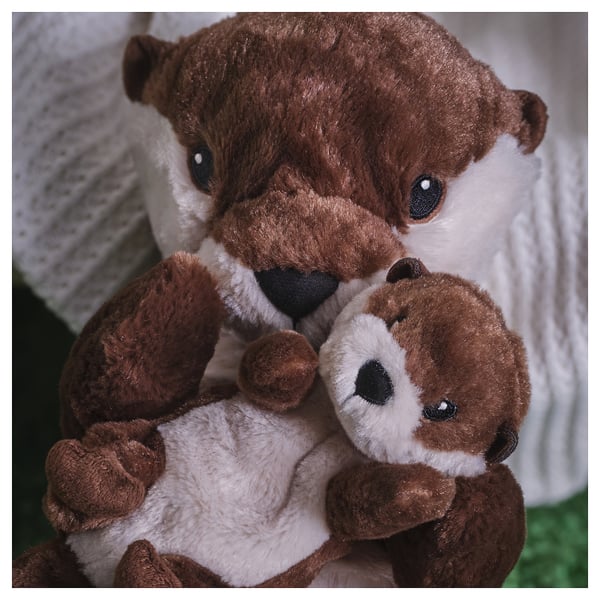SKOGSDUVA Peluche, juego de 2, nutria con cría/marrón beige, 17 ¾ "