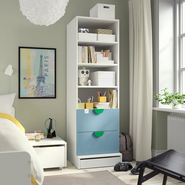 SMÅSTAD / UPPFÖRA Librero, blanco azul/+2 cajones, 23 5/8x25 5/8x77 1/8 "
