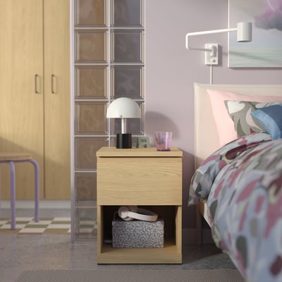 STORKLINTA Mesita de noche, efecto de roble/+1 cajón, 15 3/4x18 7/8x20 7/8 "